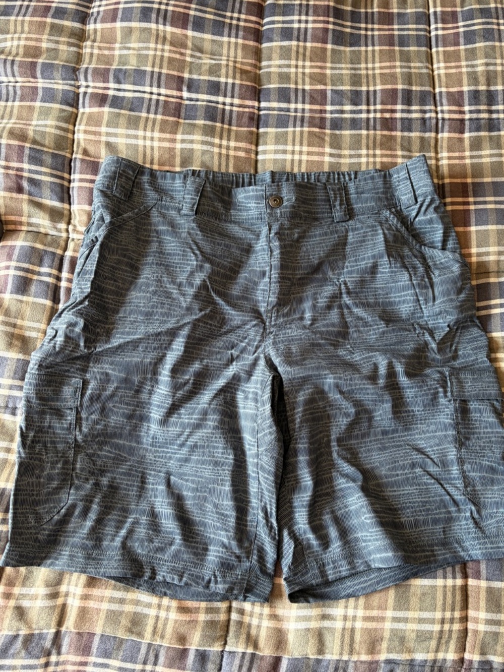 Duluth Trading Co women’s Dry on the Fly 10” shorts. Size 16.